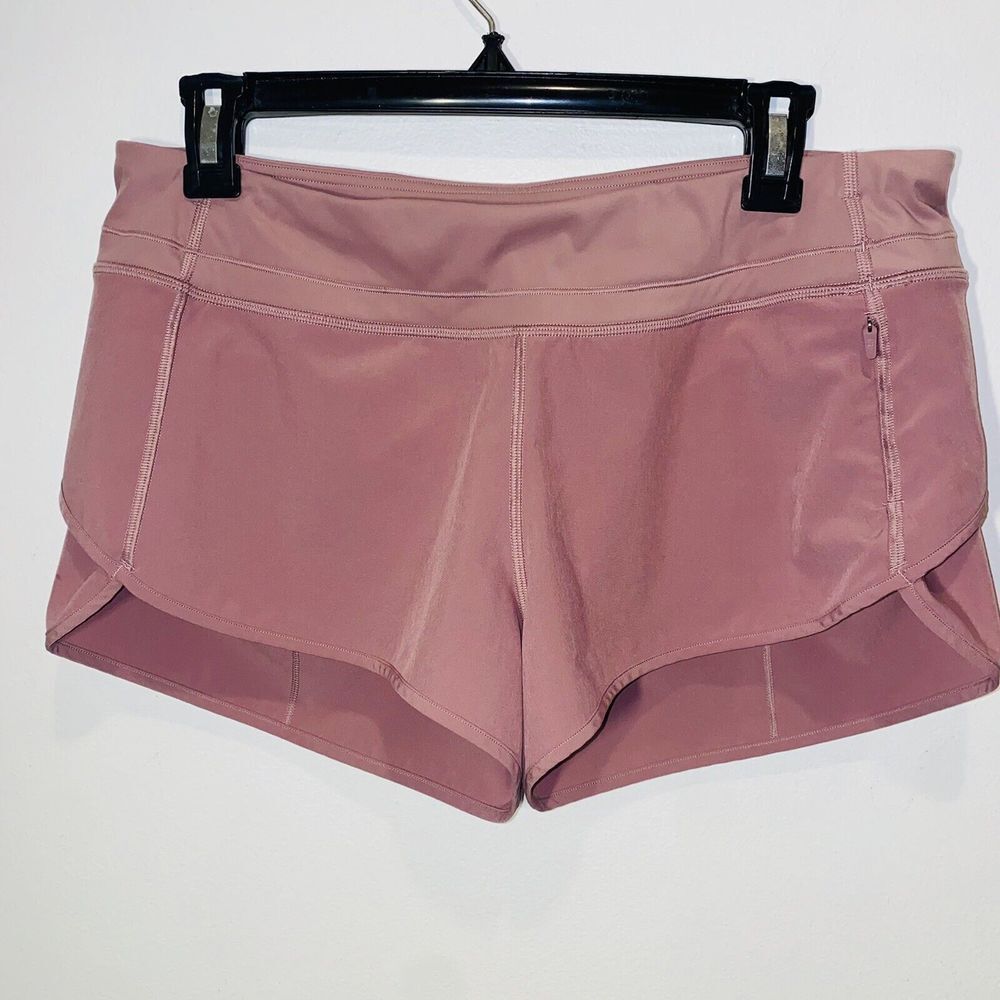 CRZ Yoga Women’s Size Medium Feathery-Fit Low Rise Lined Shorts with Flat Waist